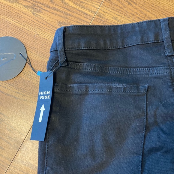 Articles Of Society Women’s Pants. - Picture 9 of 10